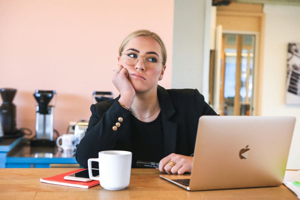 Démission silencieuse au travail : quels sont les impacts sur l’entreprise ? - Article de blog