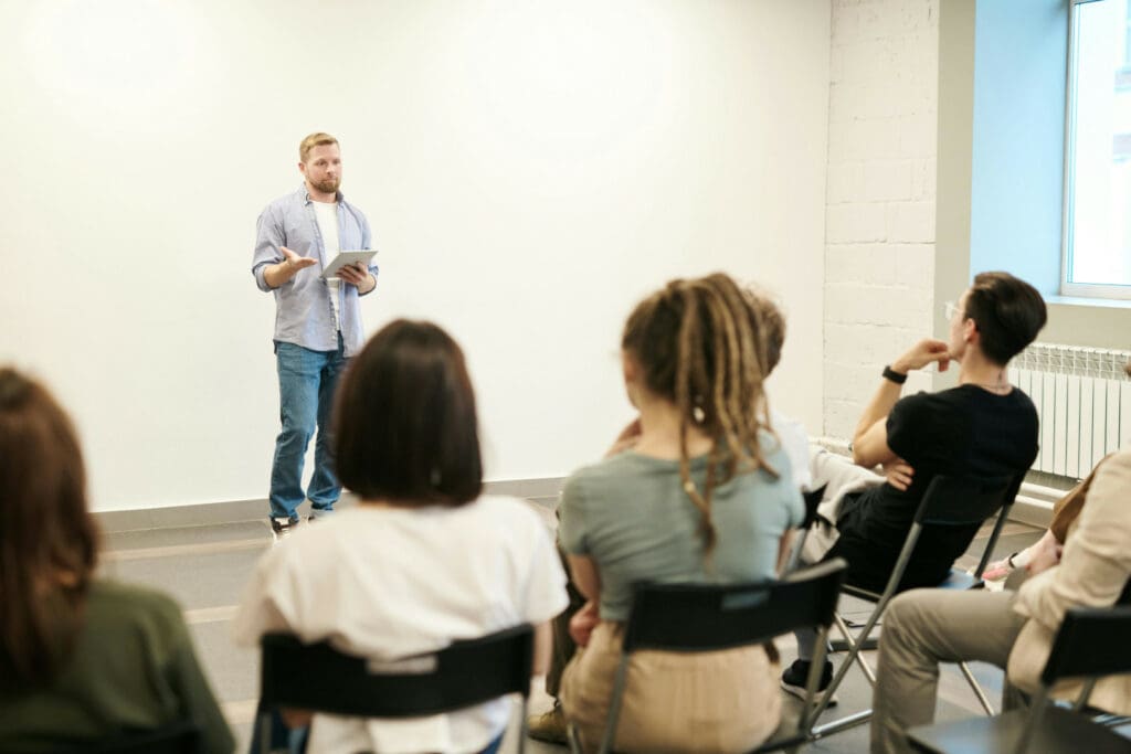 Salaires des enseignants : quelle revalorisation suite à la hausse du point d’indice et à la mise en place du Pacte ? - Article de blog